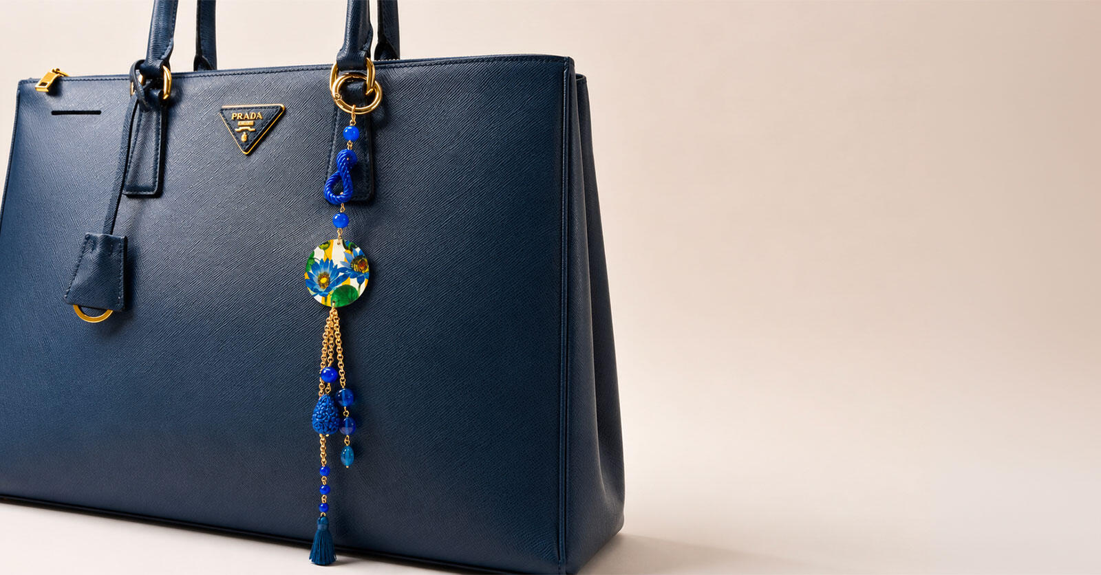 Symbols, colors, and details to carry with you. Lebole Maison