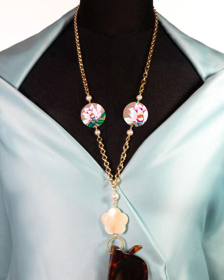 Catena Per Occhiali Fiore Bianco Fondo Grigio Piccolo Perla - Lebole Maison