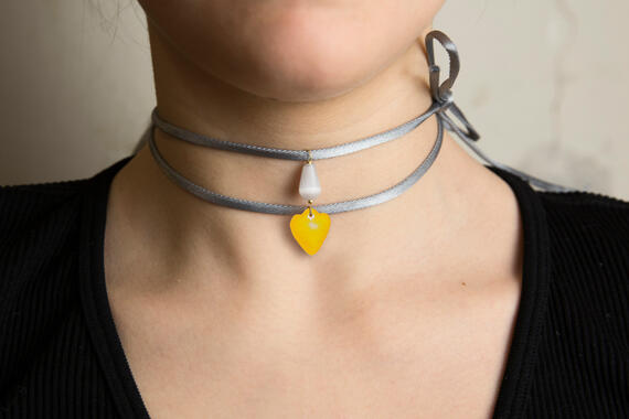 Collana Tessuto Shape Cuore Giallo Grigio - Lebole Maison